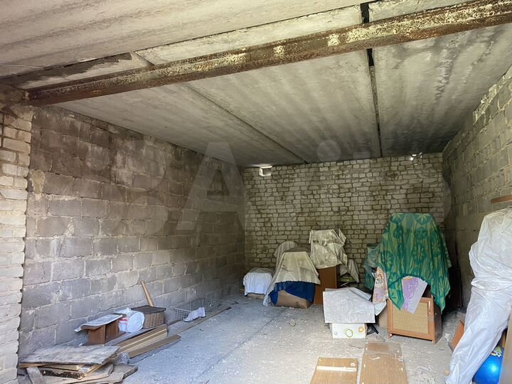 Гараж, > 30 м²