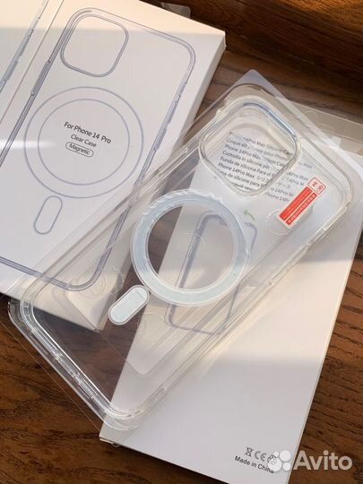 Чехол на iPhone 14