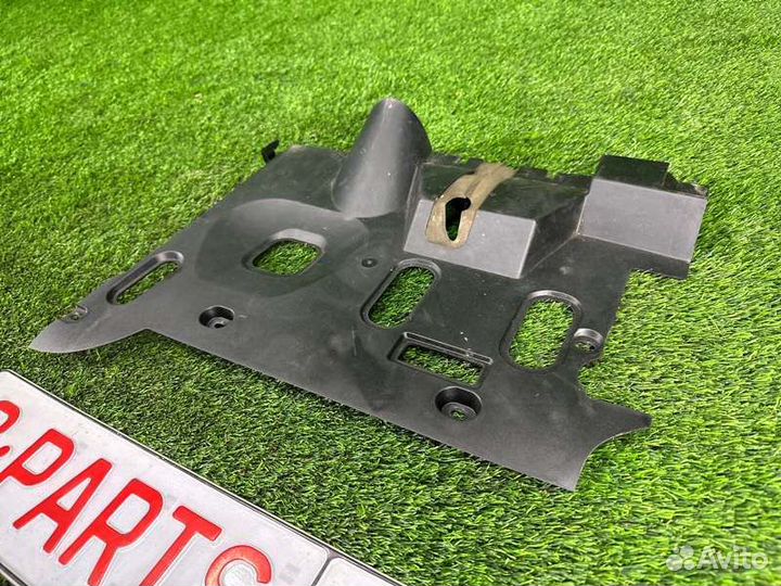 Накладка в салоне передняя левая Bmw 7 E66 N62B48