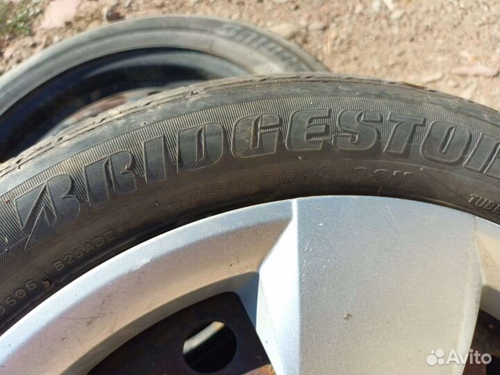 Bridgestone B250 175/60 R16