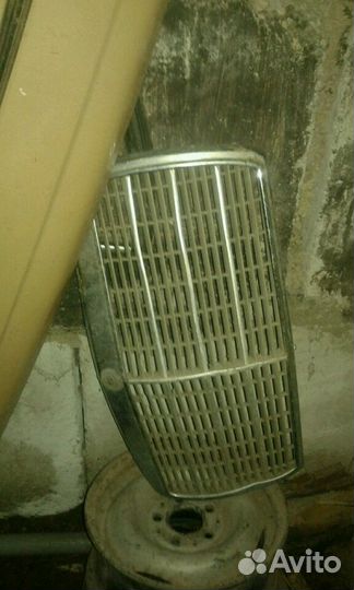 W - 123 Решётка радиатора