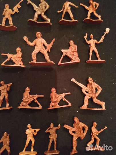 Солдатики модель. 74 шт. Коричневая армия