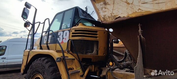 Cat 730, 2013