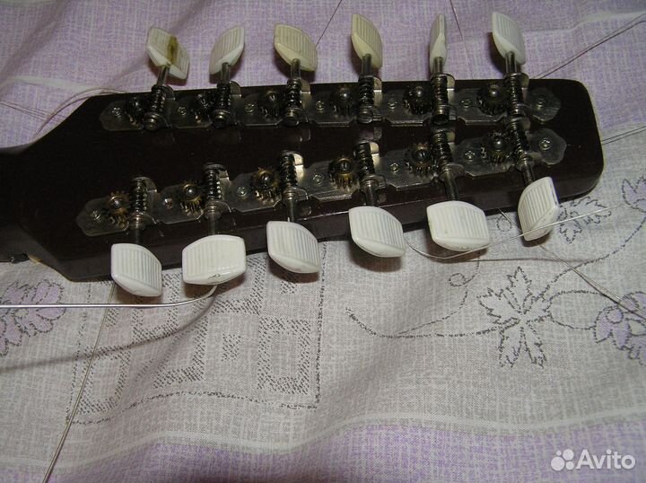 12- струнная гитара