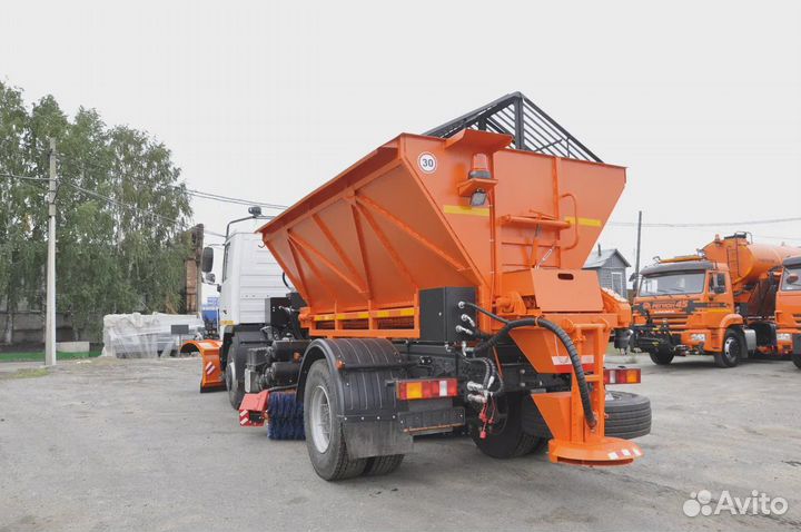 Комбинированная дорожная машина маз