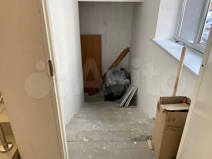 Подвал в густонаселённом районе, 369 м²