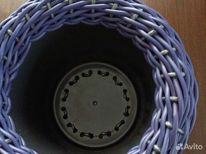 Кашпо для цветов из ротанга