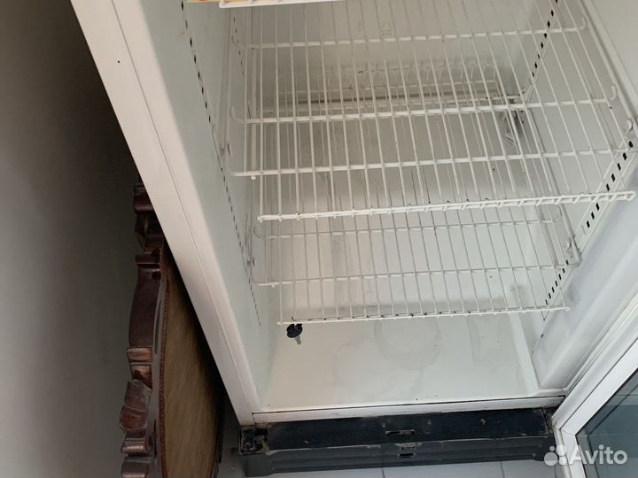 Витринный холодильник