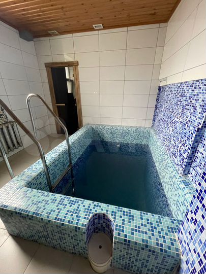 Дом 515 м² на участке 9 сот.