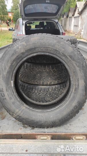 Pirelli Formula Ice 215/65 R16