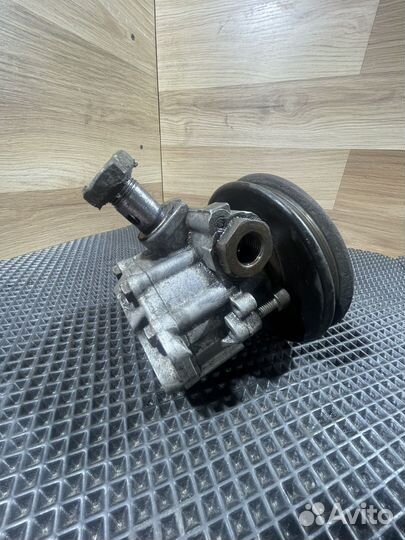 Насос гидроусилителя T4 transporter 2.4d 0035510sx