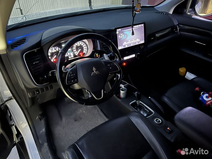 Mitsubishi Outlander 2.4 CVT, 2015, 112 000 км