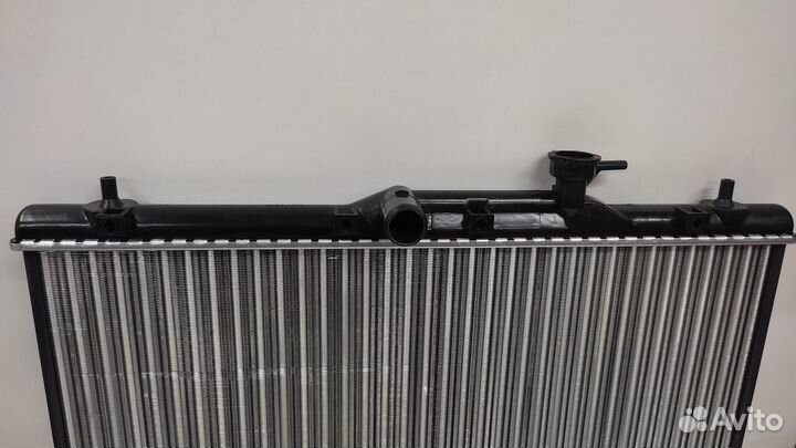 Радиатор охлаждения двигателя Hyundai Accent