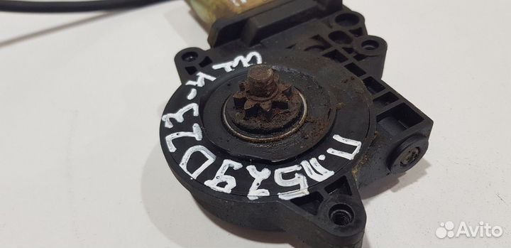 Моторчик стеклоподъемника передний правый