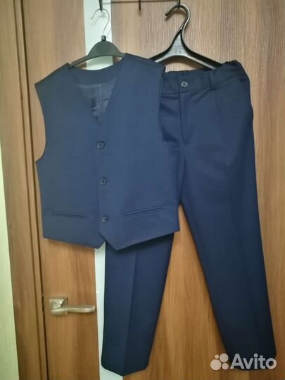 Школьные жилетка и брюки