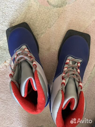 Лыжные ботинки