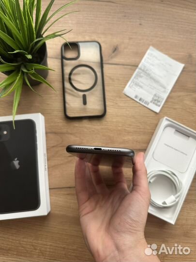 iPhone 11, 64 ГБ