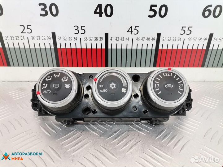 Блок управления печки / климат-контроля Mitsubishi