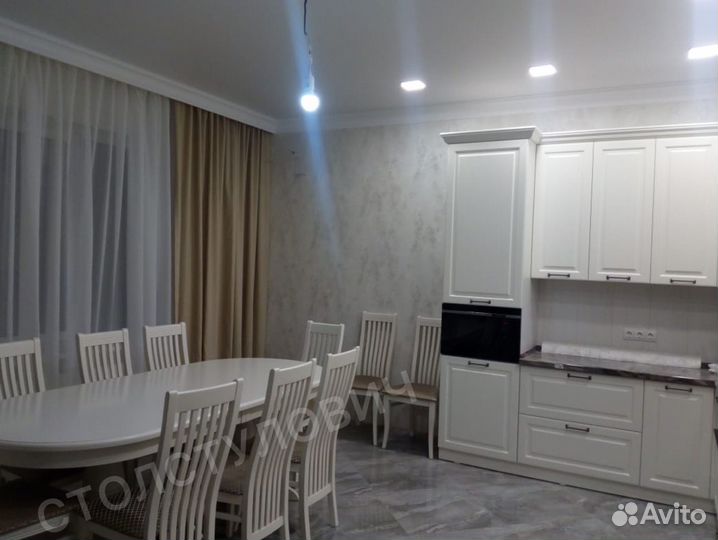 Столы и стулья