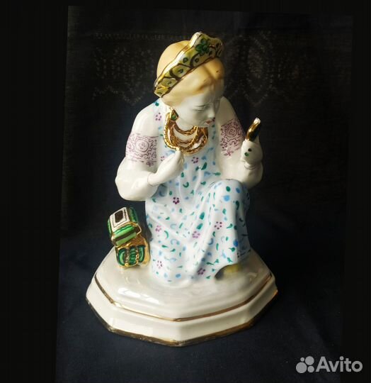 Статуэтка Малахитовая шкатулка лзфи Богданова О. М