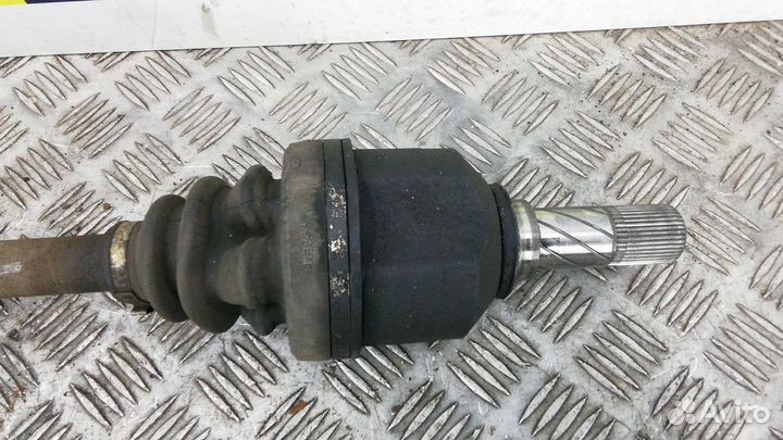 Полуось передняя левая (приводной вал, шрус)