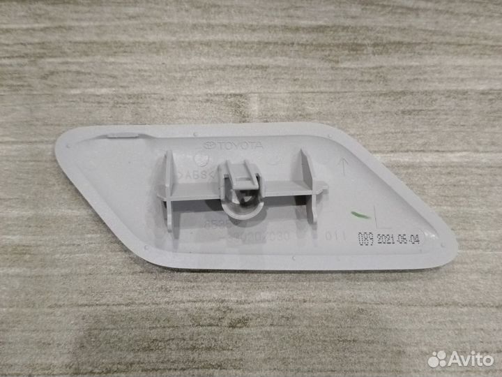 Крышка форсунки Camry 70 левая белый жемчуг 18-21