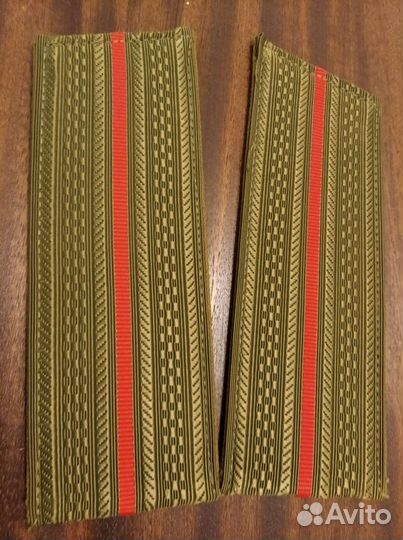 Погоны разные