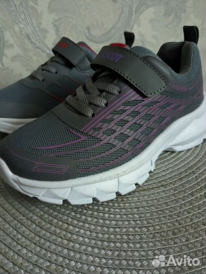 Кроссовки детские унисекс, 33 размер новые