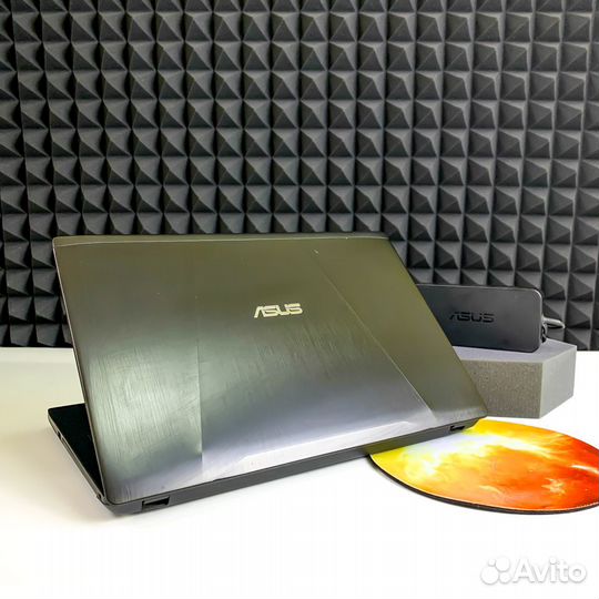 Игровой ноутбук Asus i5/12RAM/GTX/SSD+HDD