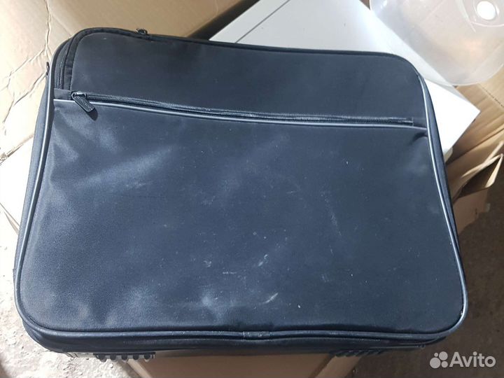 Портфель для ноутбука