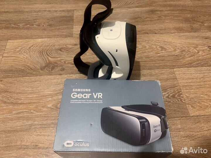 Очки виртуальной реальности Samsung Gear VR