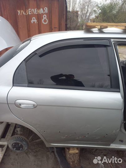 Задняя правая дверь Kia Spectra