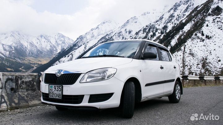 Заднее стекло на Skoda Fabia Замена