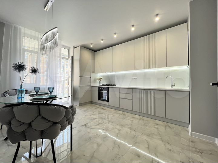 2-к. квартира, 65 м², 11/18 эт.