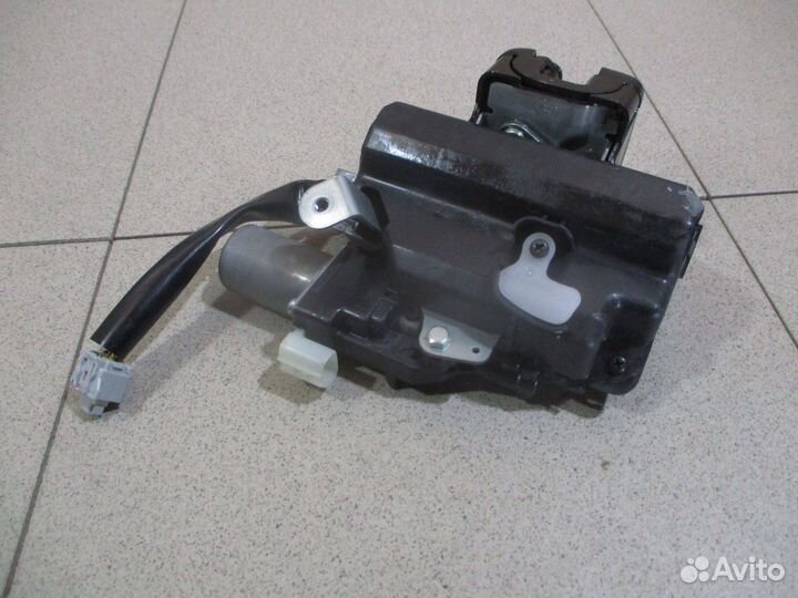 Замок багажника Toyota RAV4 (XA50)