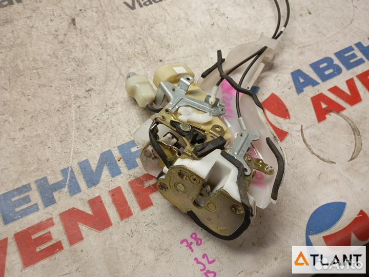 Замок двери задний правый toyota harrier