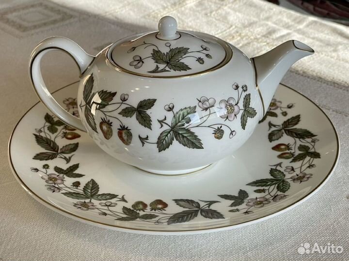Винтаж Wedgwood Strawberry hill чайник, блюдо