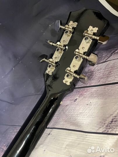 Акустическая гитара чёрная