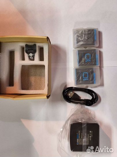 Аккумуляторы GO PRO 10 новые и зарядное устройство