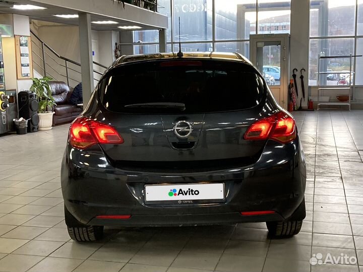 Opel Astra 1.6 AT, 2011, 178 000 км