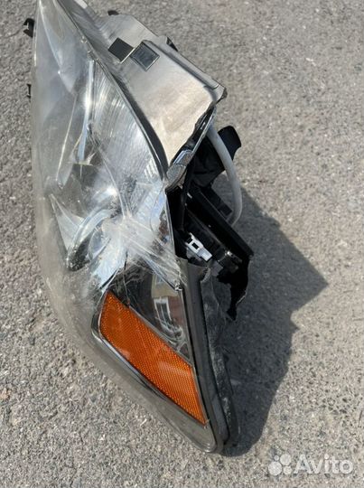 Правая фара Lexus 570 2011год