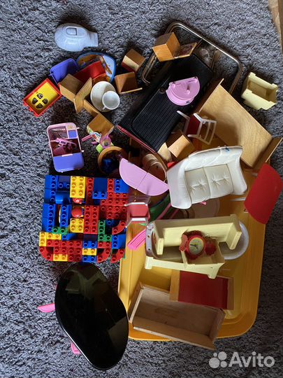 Игрушки коробкой