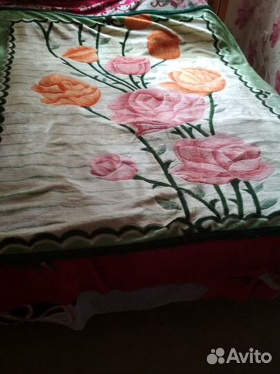 Пледы -покрывало б/у в отличном состоянии