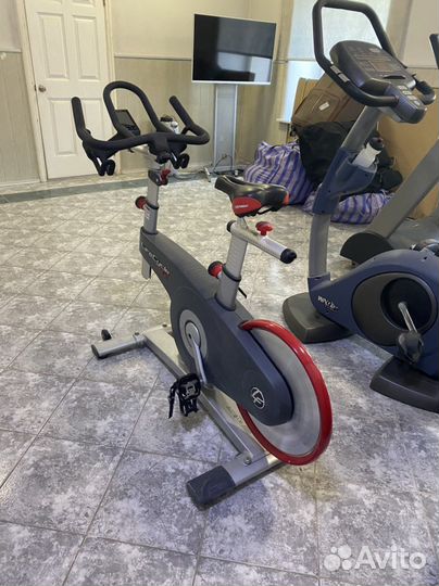Велотренажер спин-байк Lifecycle GX