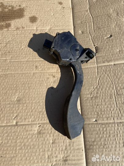 Педаль газа Toyota Corolla E150