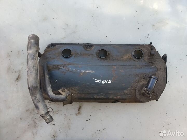 Клапанная крышка Митсубиси Паджеро 6g72