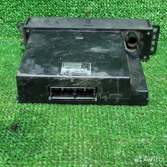Блок управления печкой Mitsubishi Carisma 2001