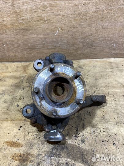 Поворотный кулак передний левый Ford Mondeo 4 X101