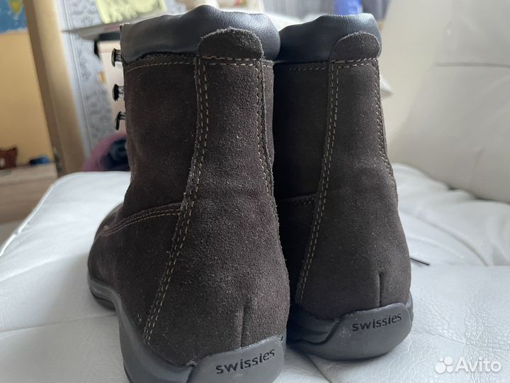 Ботинки демисезонные для девочки Swissies