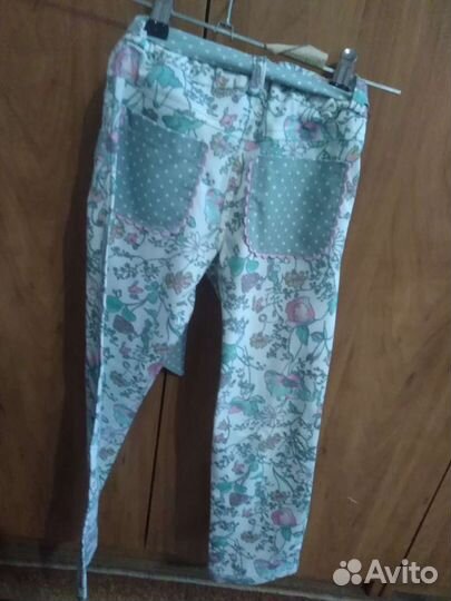 Костюм на девочку. Турция. новый. Размер на 5лет